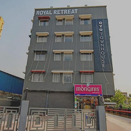 Hotel Super Townhouse The Royal Retreat Garui Esterno foto
