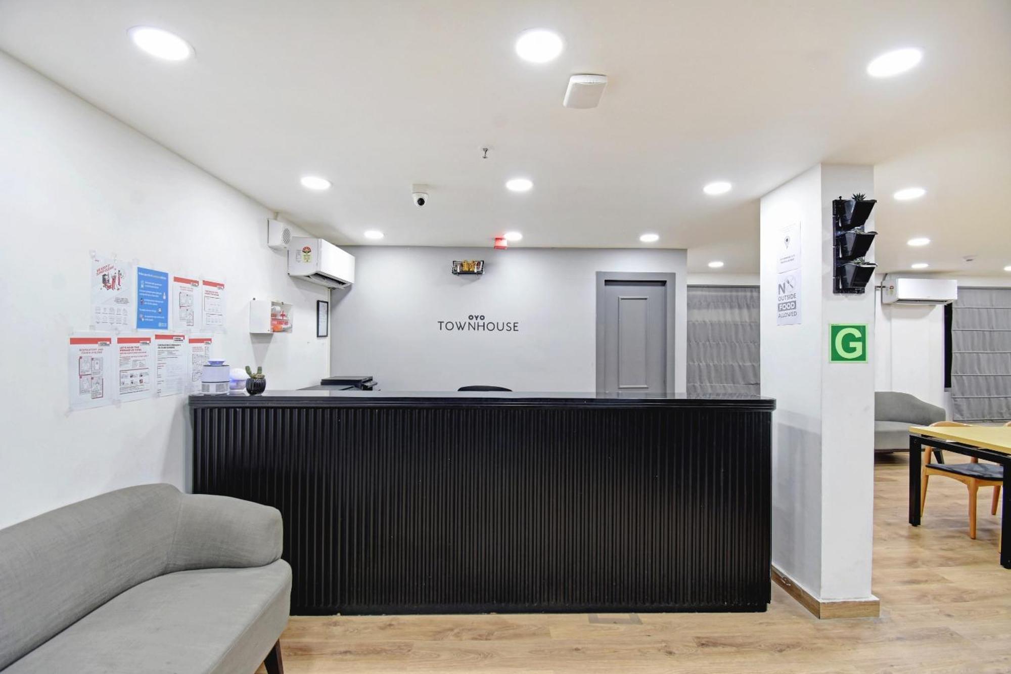 Hotel Super Townhouse The Royal Retreat Garui Esterno foto