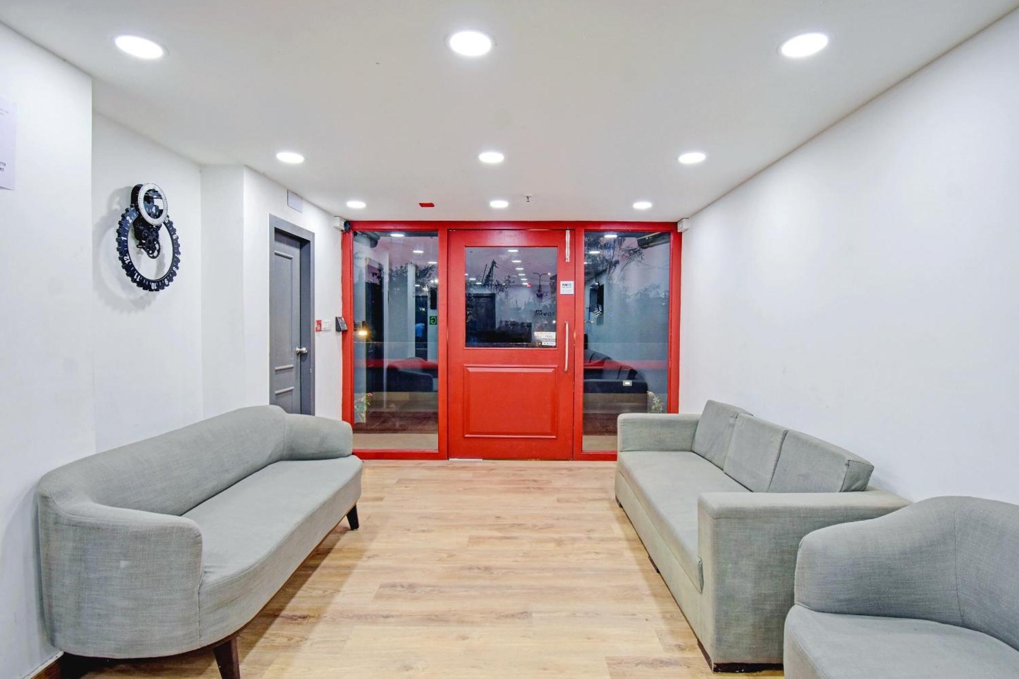 Hotel Super Townhouse The Royal Retreat Garui Esterno foto