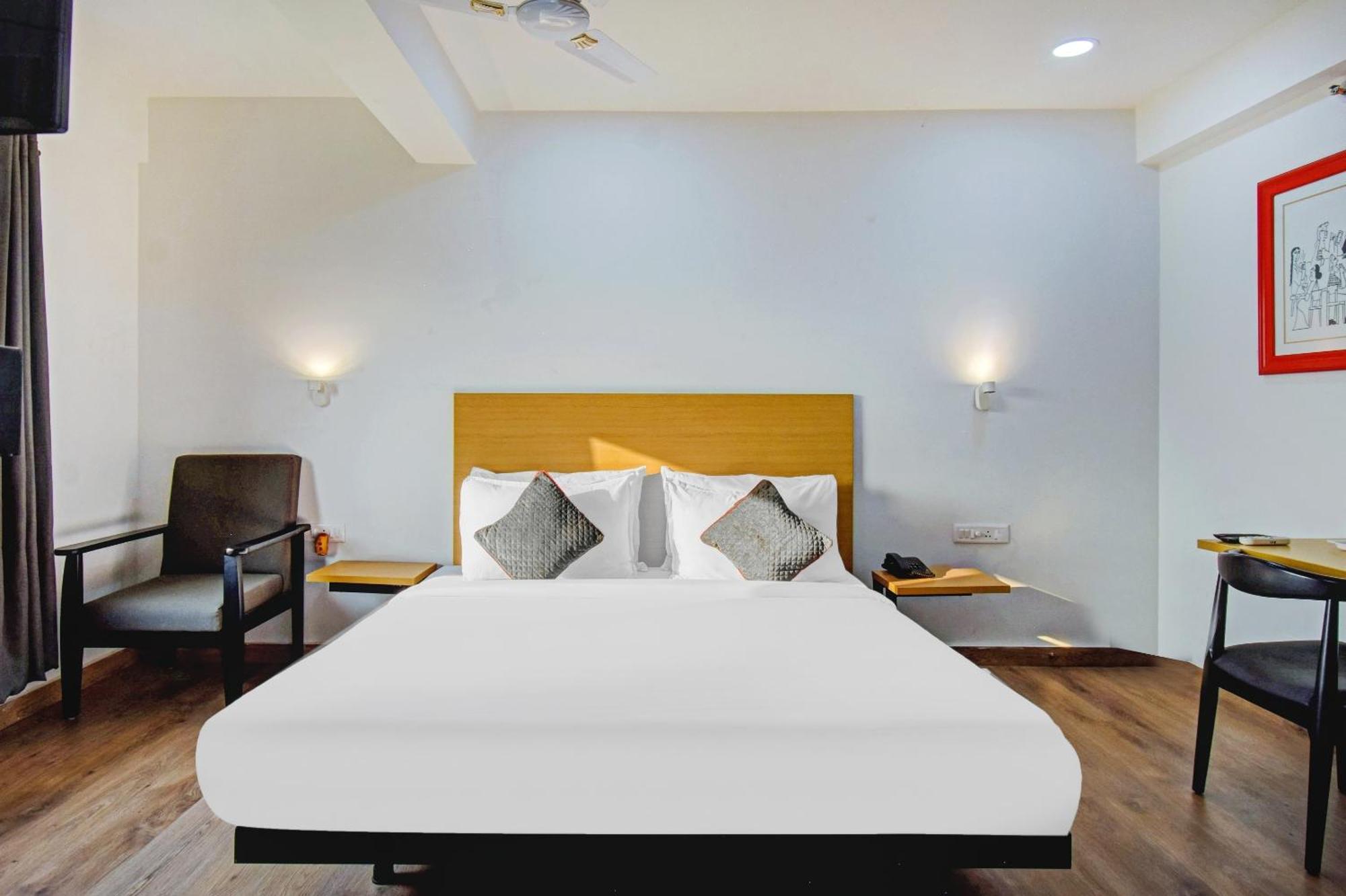 Hotel Super Townhouse The Royal Retreat Garui Esterno foto