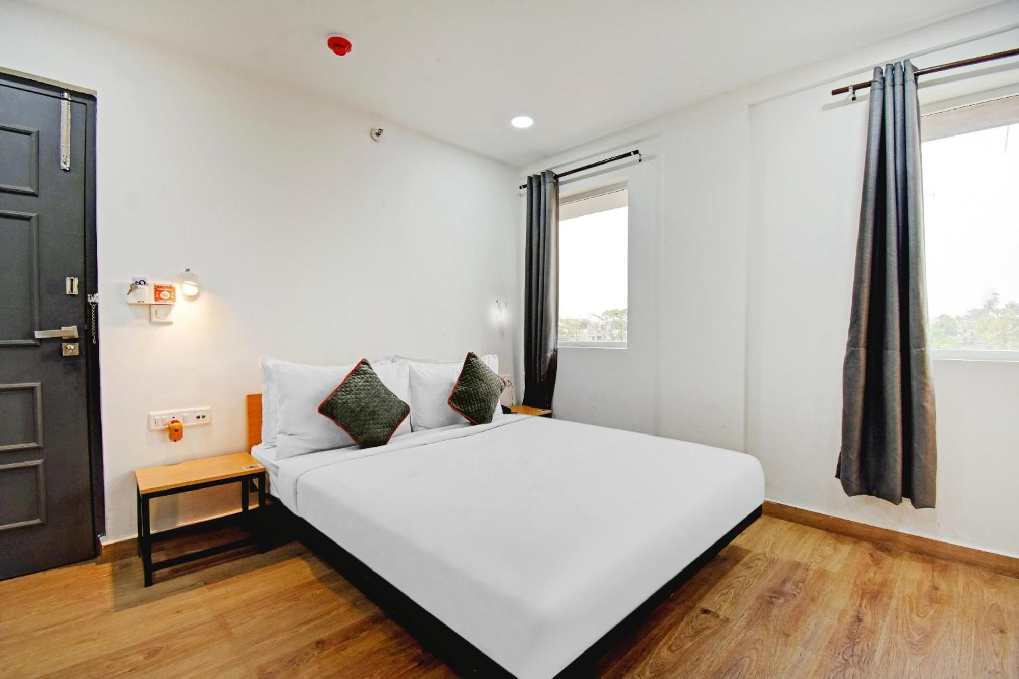 Hotel Super Townhouse The Royal Retreat Garui Esterno foto