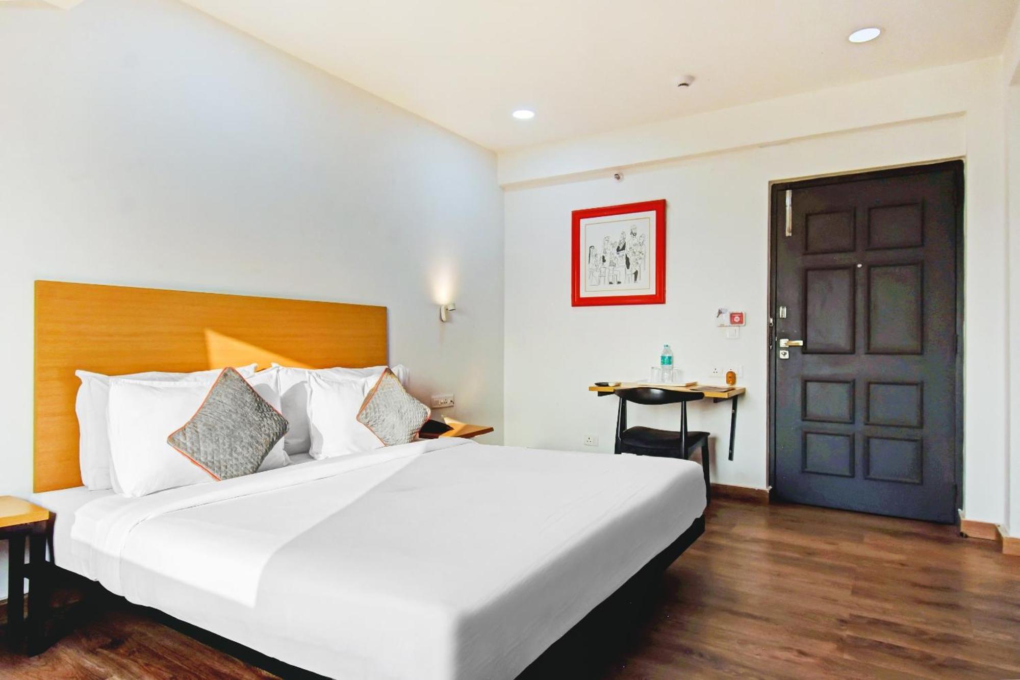 Hotel Super Townhouse The Royal Retreat Garui Esterno foto
