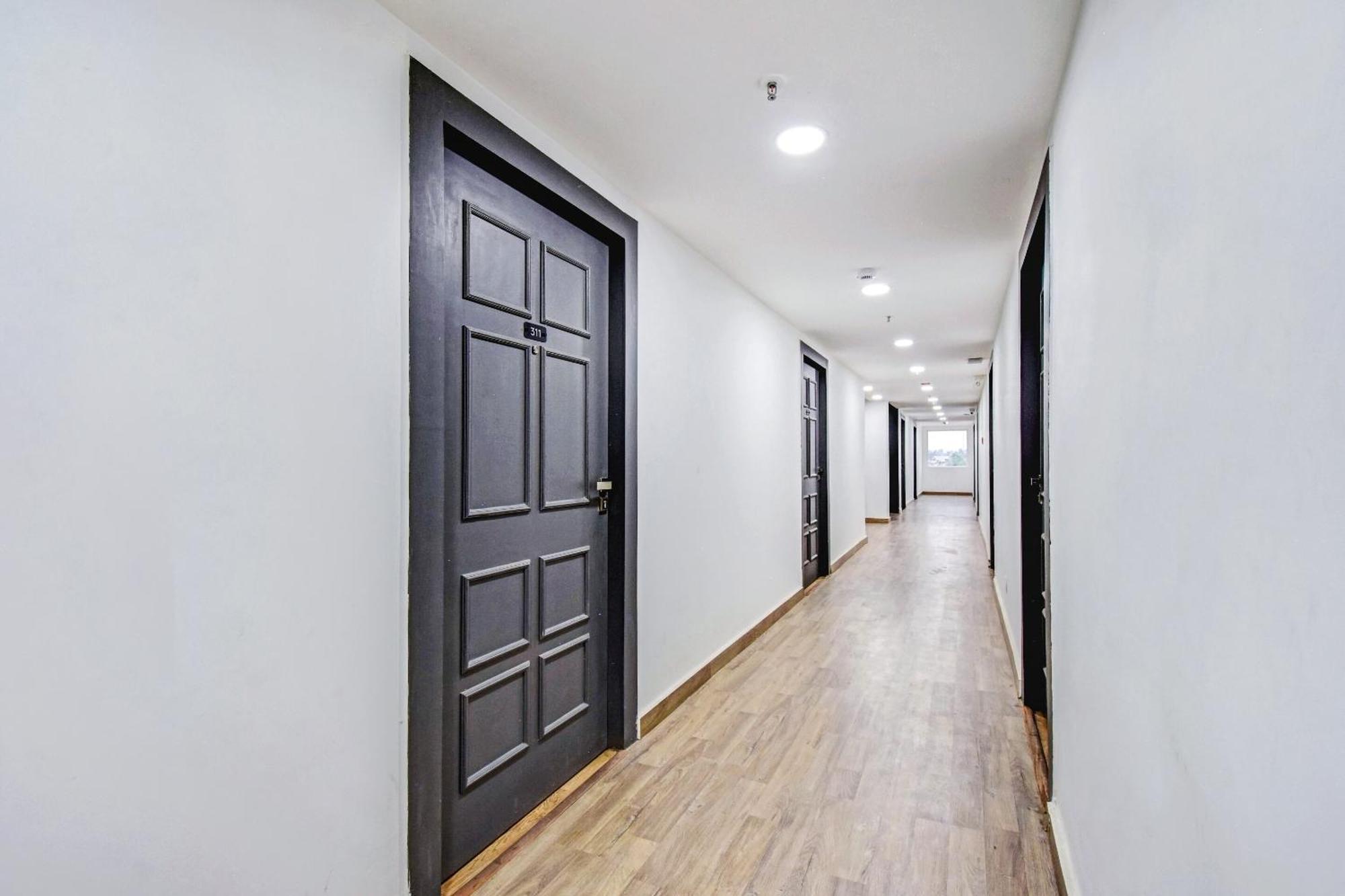 Hotel Super Townhouse The Royal Retreat Garui Esterno foto
